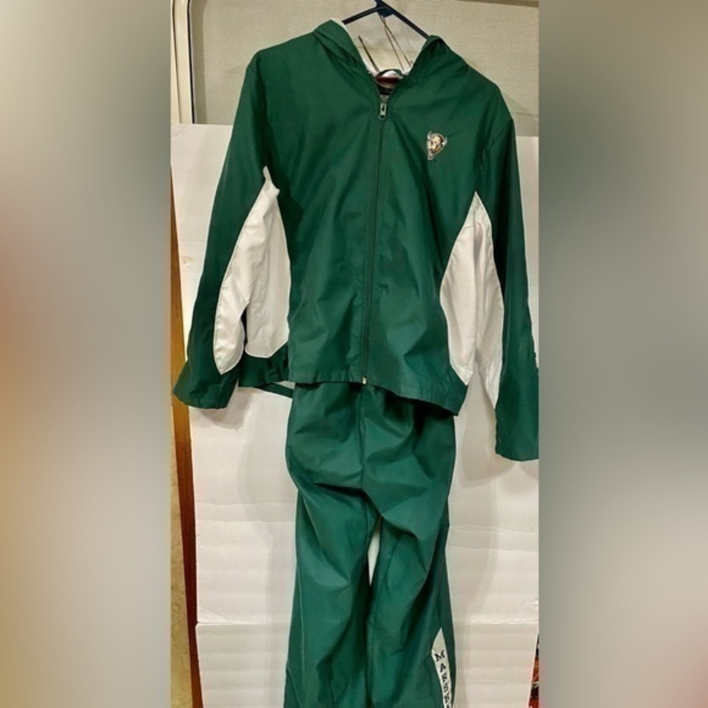 RED OAK SPORTSWEAR FOR LADIES NYLON PANTS AND HOODED JACKET SIZE M